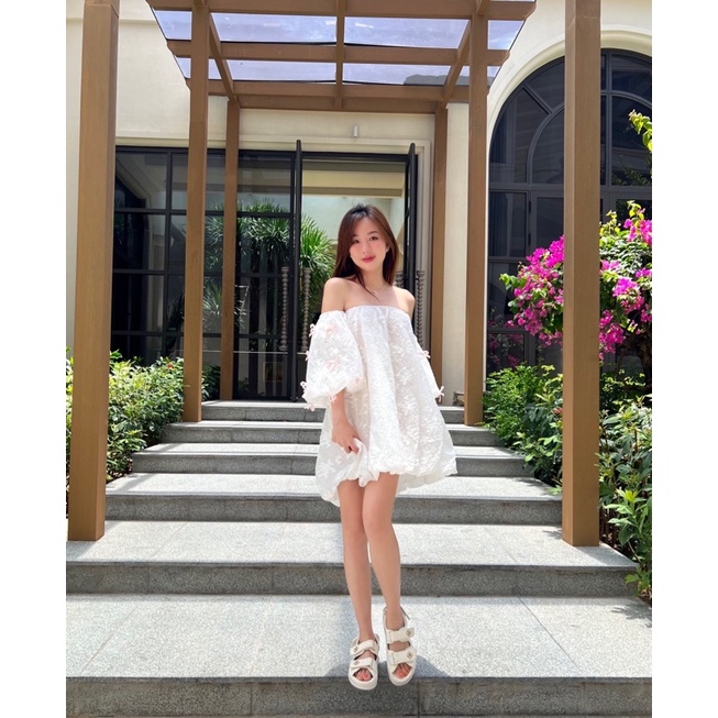 đầm xoè đính nơ tay
