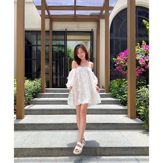 đầm xoè đính nơ tay