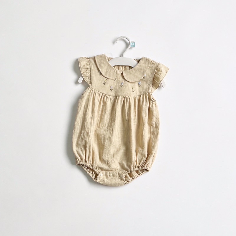 Body chip cộc tay cho bé gái xuất Nhật cổ sen thêu hoa rất mát size 12-24m