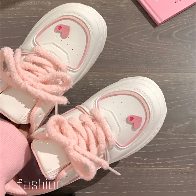 Giày Thể Thao Đế Dày Màu Trắng In Hình Trái Tim Dễ Thương Cho Nữ