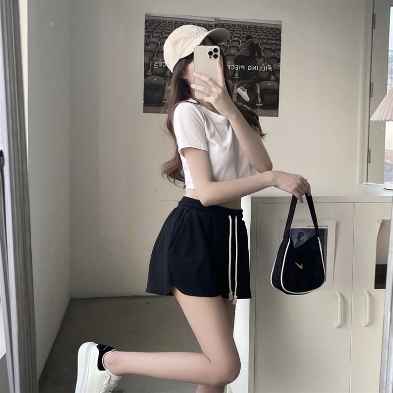 Quần đùi nữ xẻ tà mặc nhà đi chơi dáng quần short nữ MQ026 | BigBuy360 - bigbuy360.vn