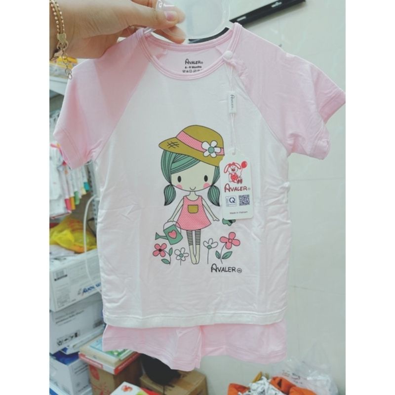 Bộ Avaler sợi tre cài vai hoạ tiết nhiều màu