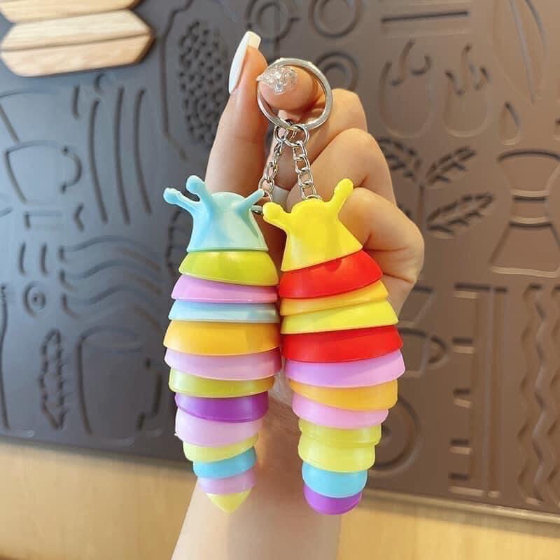 Móc khoá 7 sắc cầu vòng kiểu con sâu Xinh Xỉu