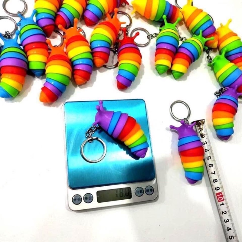 Móc khoá 7 sắc cầu vòng kiểu con sâu Xinh Xỉu