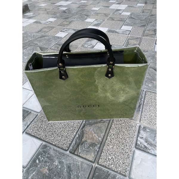 Túi giấy hãng custom size42 có khoá kéo