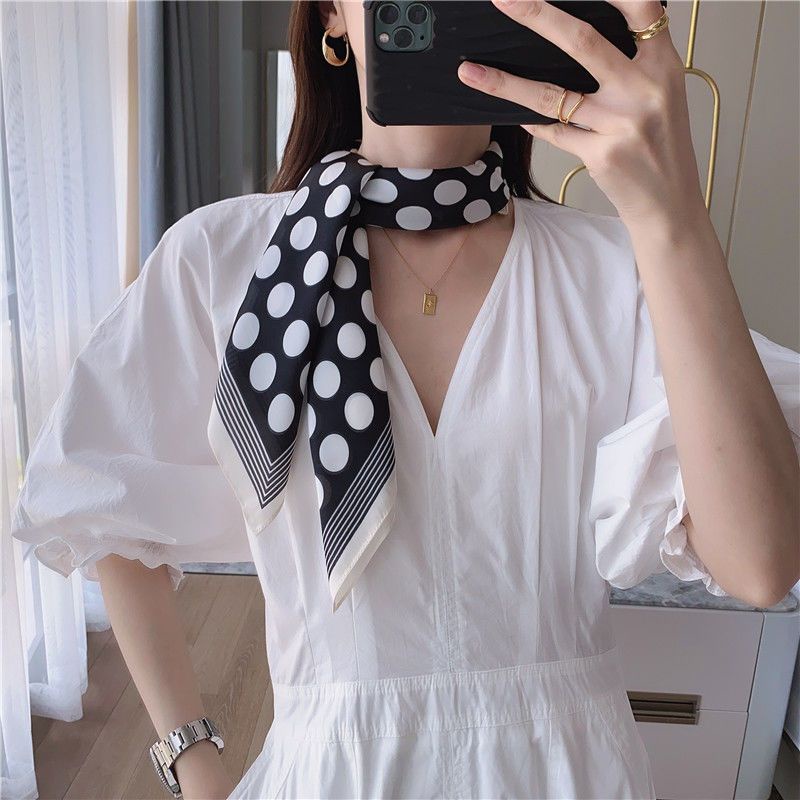 Khăn Choàng Cổ Vuông Nhỏ Họa Tiết Chấm Bi Thời Trang Nữ