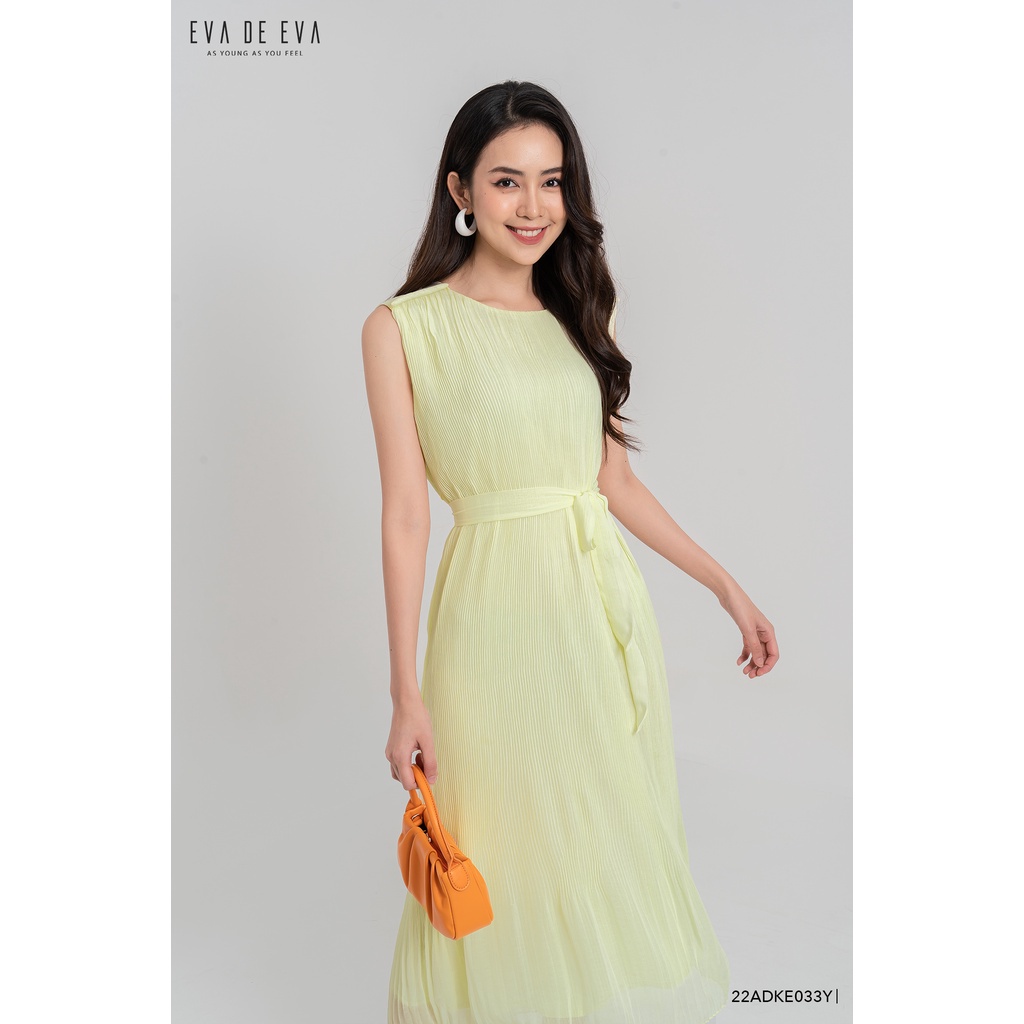 Đầm sát nách dáng dài thắt eo Eva de Eva 22ADKE033Y