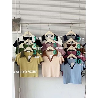 Áo croptop cổ bẻ phối màu style Hàn Quốc