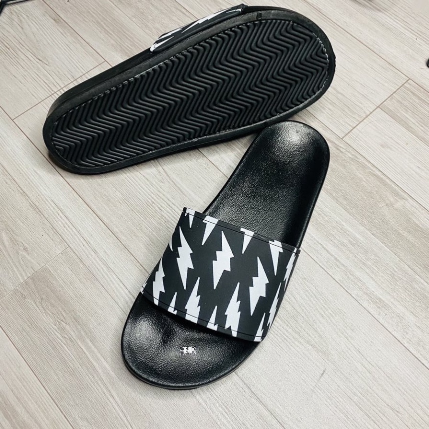 A Dép lê nam màu đen quai ngang họa tiết tia sét siêu đẹp,đế nguyên khối chống nước