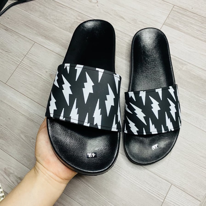 A Dép lê nam màu đen quai ngang họa tiết tia sét siêu đẹp,đế nguyên khối chống nước