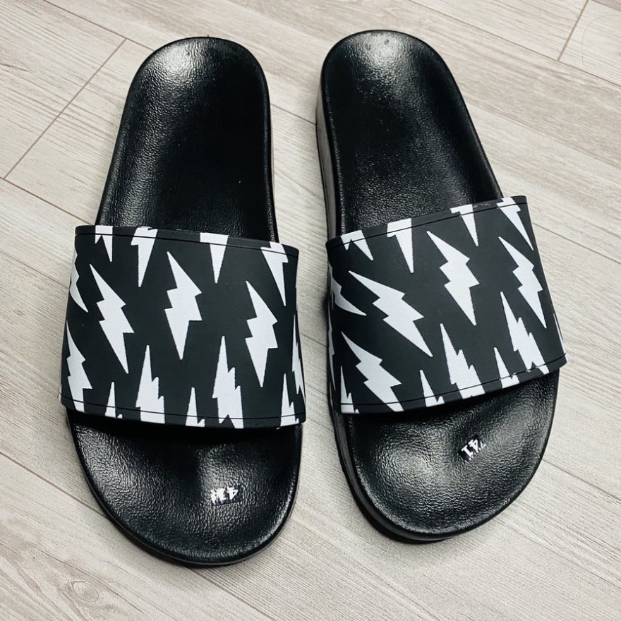 A Dép lê nam màu đen quai ngang họa tiết tia sét siêu đẹp,đế nguyên khối chống nước