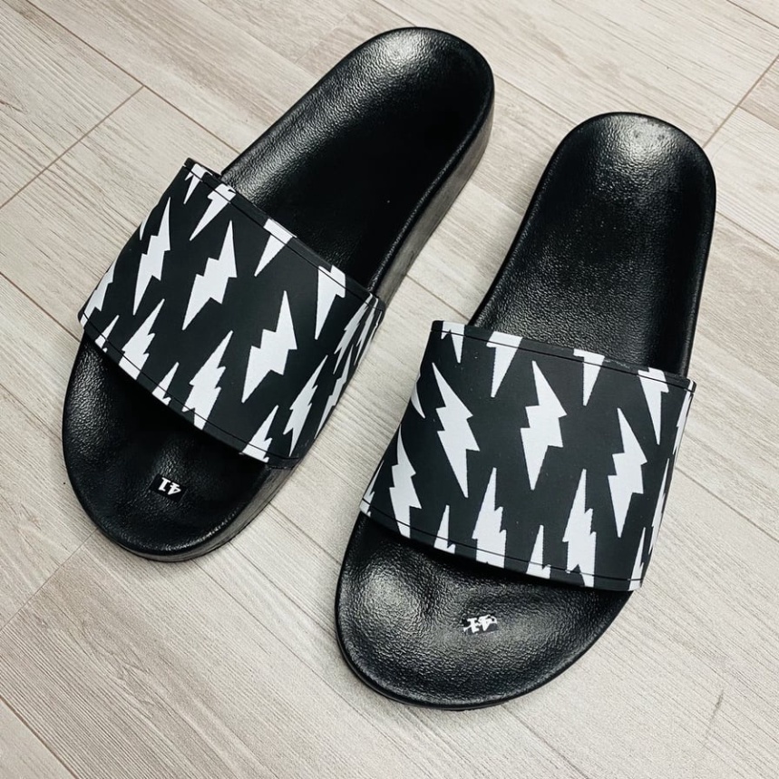 A Dép lê nam màu đen quai ngang họa tiết tia sét siêu đẹp,đế nguyên khối chống nước