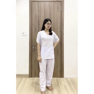 Bộ Scrubs màu Trắng vải lon nhật - bác sĩ, blouse cổ tim, đồng phục điều dưỡng, spa, thẩm mỹ viện, dược sĩ.