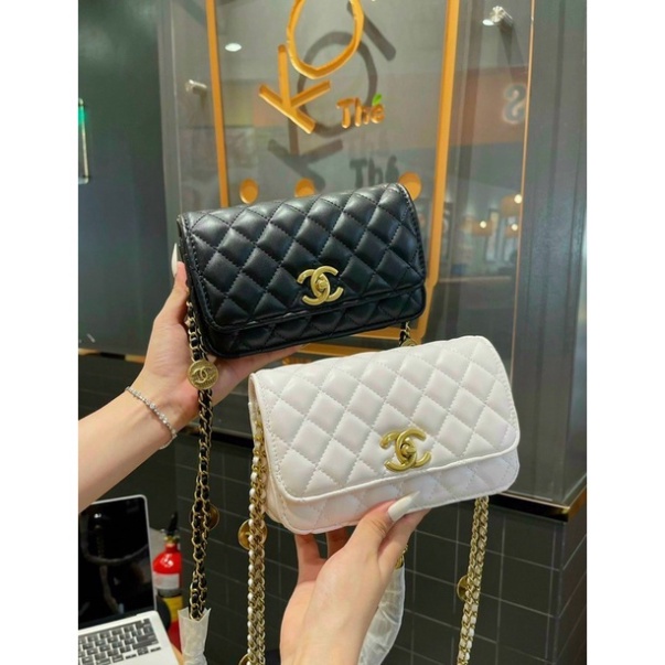 Túi đeo chéo Chanel phối dây