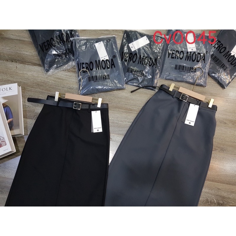 Chân váy dáng dài kèm đai