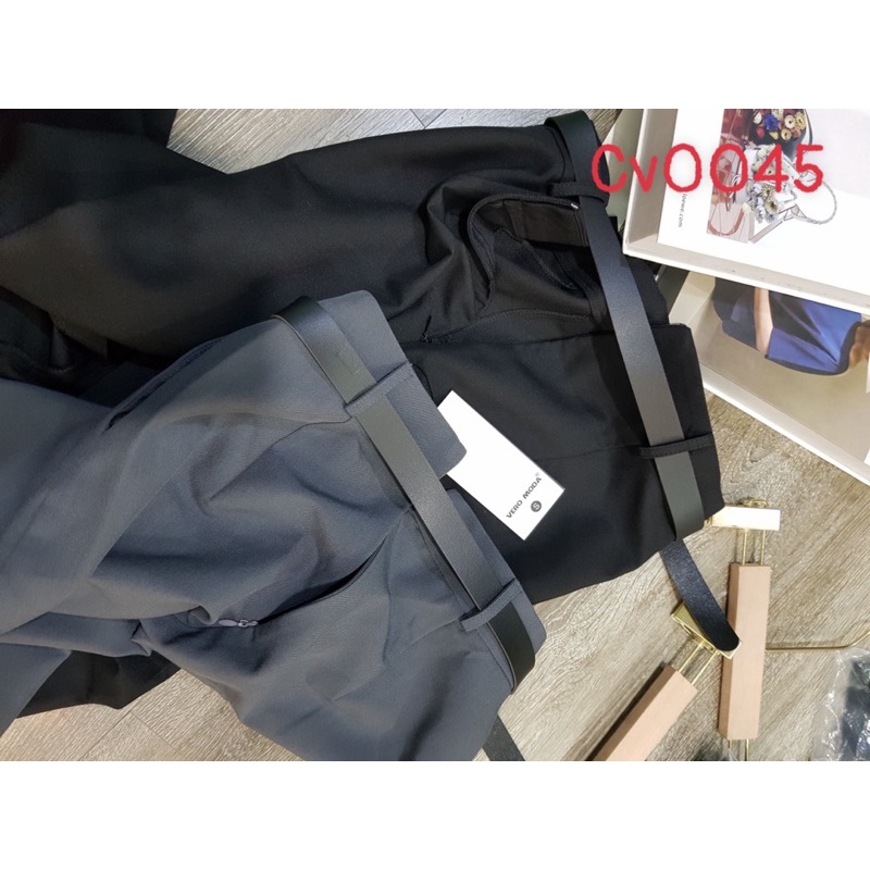 Chân váy dáng dài kèm đai