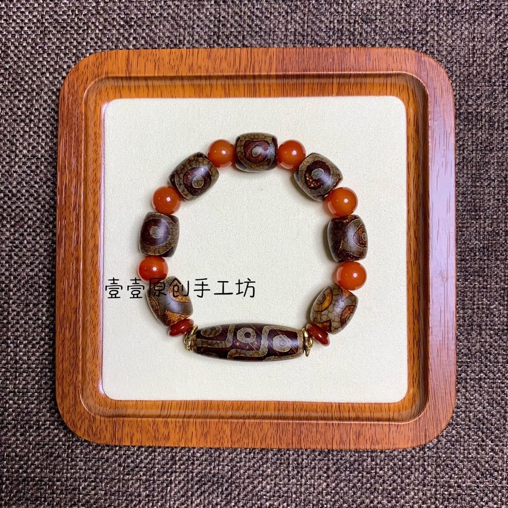 Vòng Đeo Tay Hạt Đá Mã Não Ba Mắt Tự Nhiên Ba-Nine Dzi Họa Tiết Rồng Màu Vàng Xanh Lá Đỏ Phong Cách Dân Tộc Tây Tạng Dzi Phong Cách Dân Tộc 4.255 Kiểu Dân Tộc