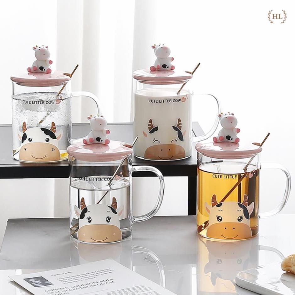 Cốc thủy tinh kèm thìa, nắp sứ hình bò sữa/ Cốc thủy tinh chịu nhiệt có quai CUTE LITTLE COW DM