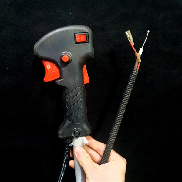 Tay cầm phải  cò lớn máy cắt cỏ các loại 260/330/430/139