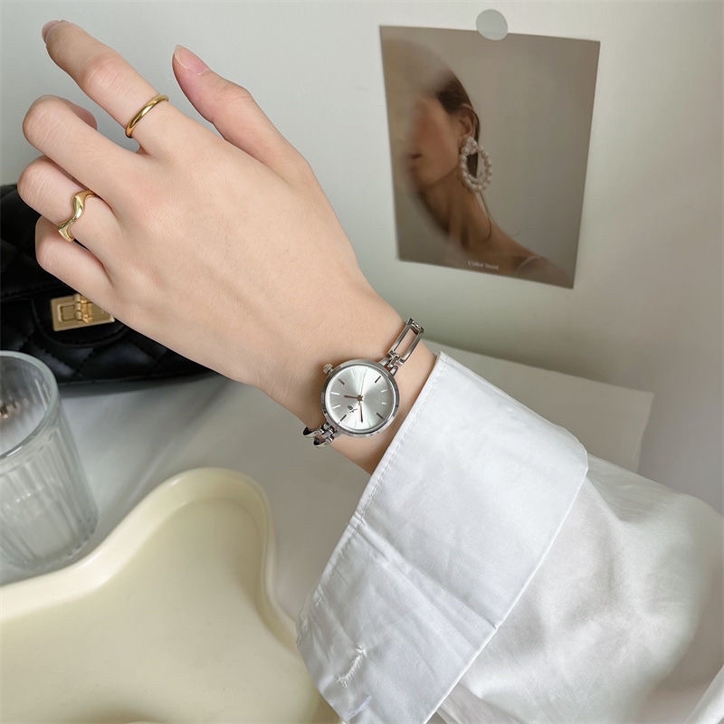 Đồng hồ nữ mặt tròn JW kiểu dáng lắc tay sang trọng size 25mm | BigBuy360 - bigbuy360.vn