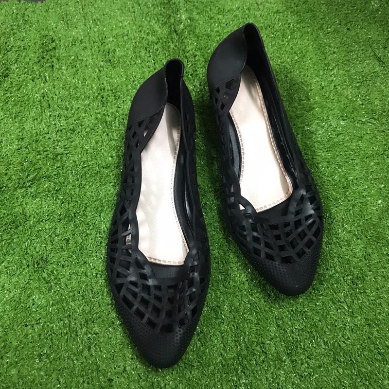 sale Giày nhựa đi mưa.đế cao 3 phân size 37