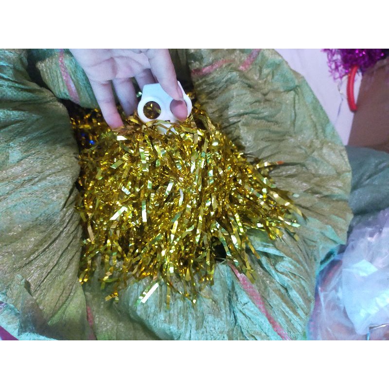Bông múa ,tua cổ vũ cho trẻ