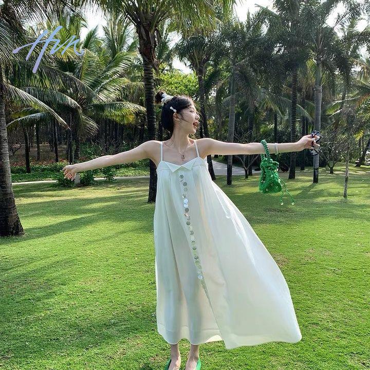 Đầm Dài Hai Dây Dáng Rộng Màu Trắng Đính Kim Sa Lấp Lánh Thời Trang Mùa Hè