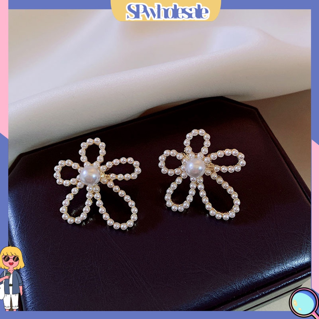 {SPwholesale} 1 Đôi Bông Tai Xỏ Lỗ Hình Hoa Đính Ngọc Trai Giả Lấp Lánh Phong Cách Cổ Điển Dành Cho Nữ
