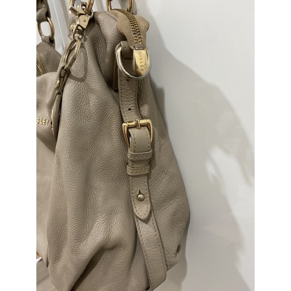 Túi mang vai hiệu Sisley da thật màu be đậm - secondhand