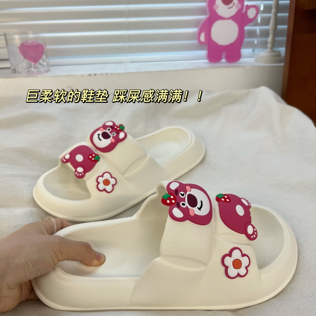 Dép Sandal Chống Trượt In Hình Gấu Dâu Tây Năm Mới 2023 Phong Cách Trung Hoa Cho Nữ