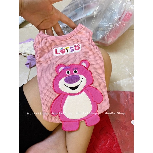 [Sẵn] Áo ba lỗ gấu dâu Lotso cho chó mèo