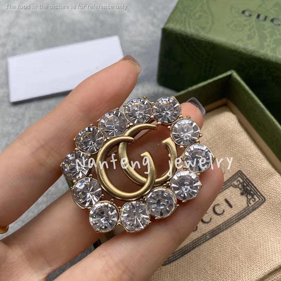 Nanfeng ~ Trâm Cài Áo Đính Đá Chữ Cái Sang Trọng Cá TíNh Nhẹ Nhàng Ins Net Red Sa