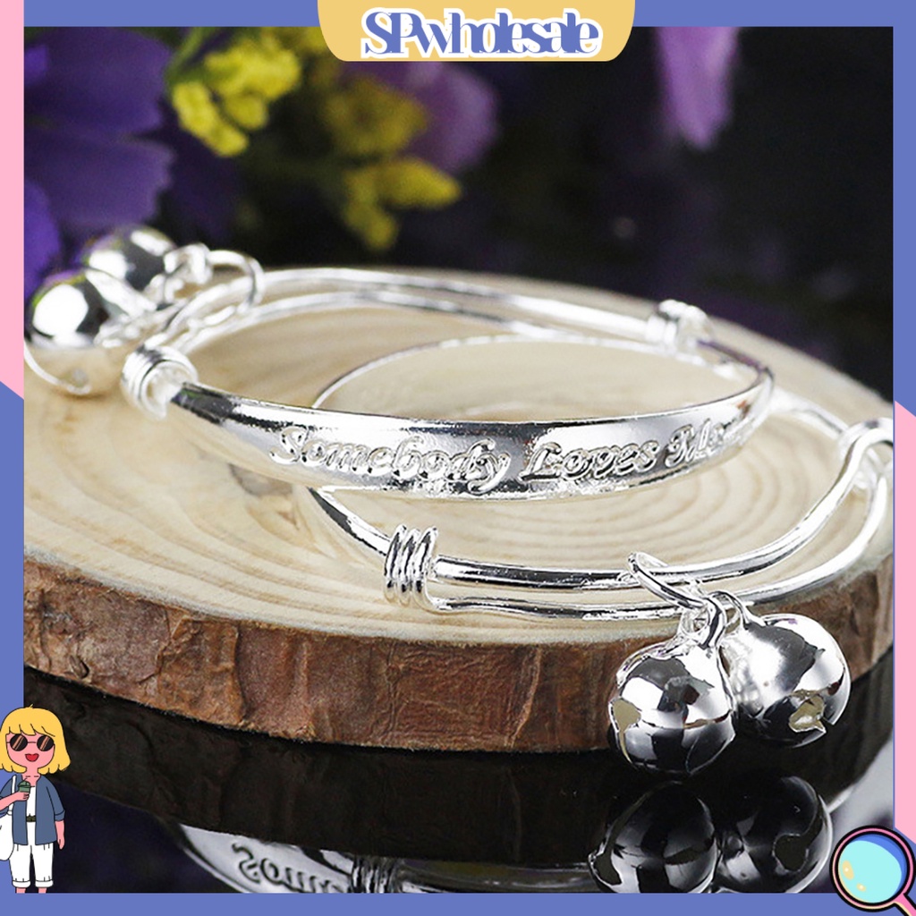 Set 2 vòng tay mạ bạc có gắn chuông xinh xắn cho bé