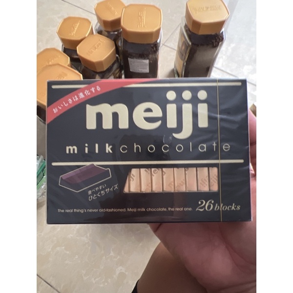 So Co La Black / Milk Chocolate Meiji 26 Viên