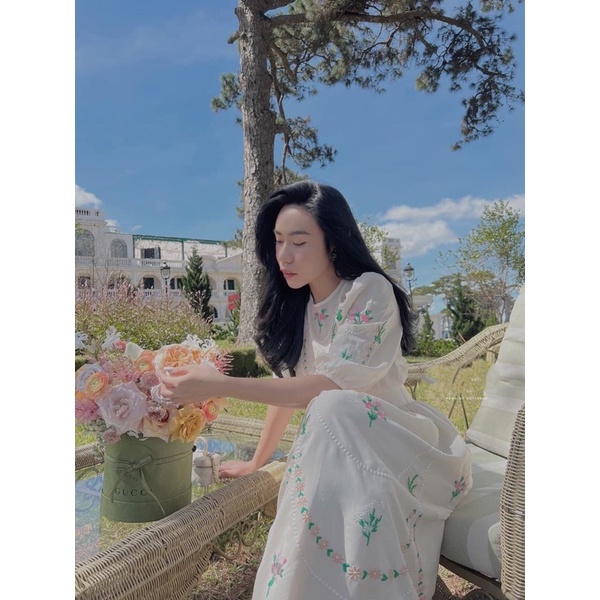 Váy vero thêu hoa