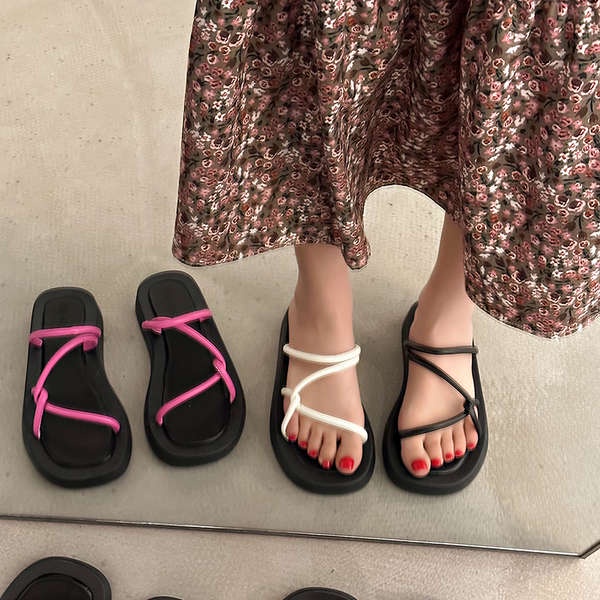 Dép lê thời trang nữ mùa hè mặc bên ngoài 2023