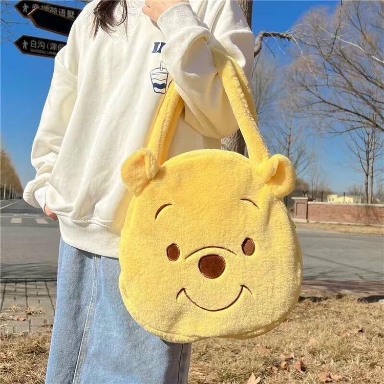 Túi Xách Đeo Vai Hình Gấu Pooh Nhồi Bông Dễ Thương