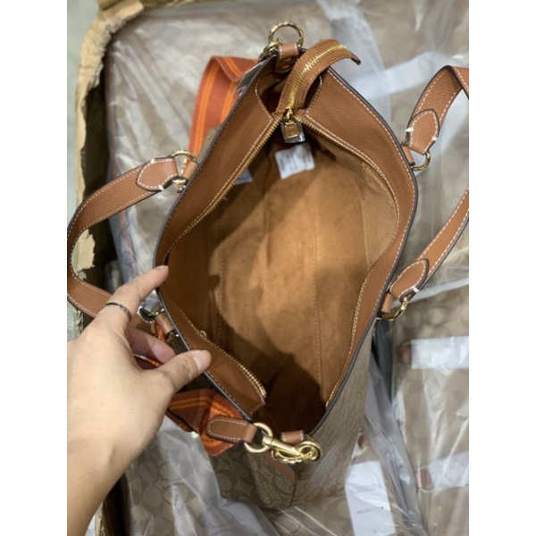 TÚI COACH TOTE Logan Carryall In Signature Canvas