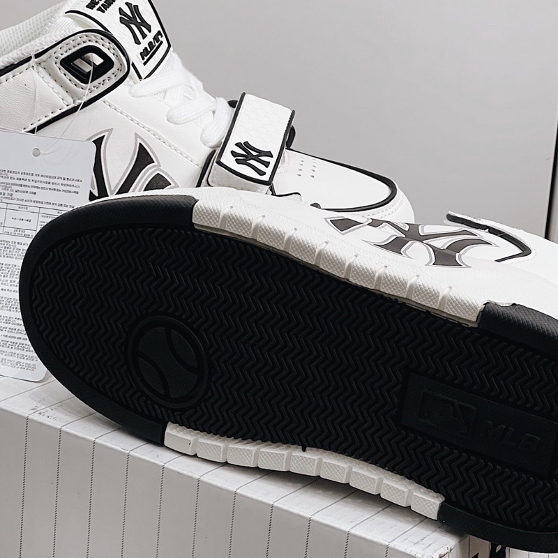 GIÀY ML.B CHUNKY LINER MID BASIC NY TRẮNG ĐEN DA THẬT