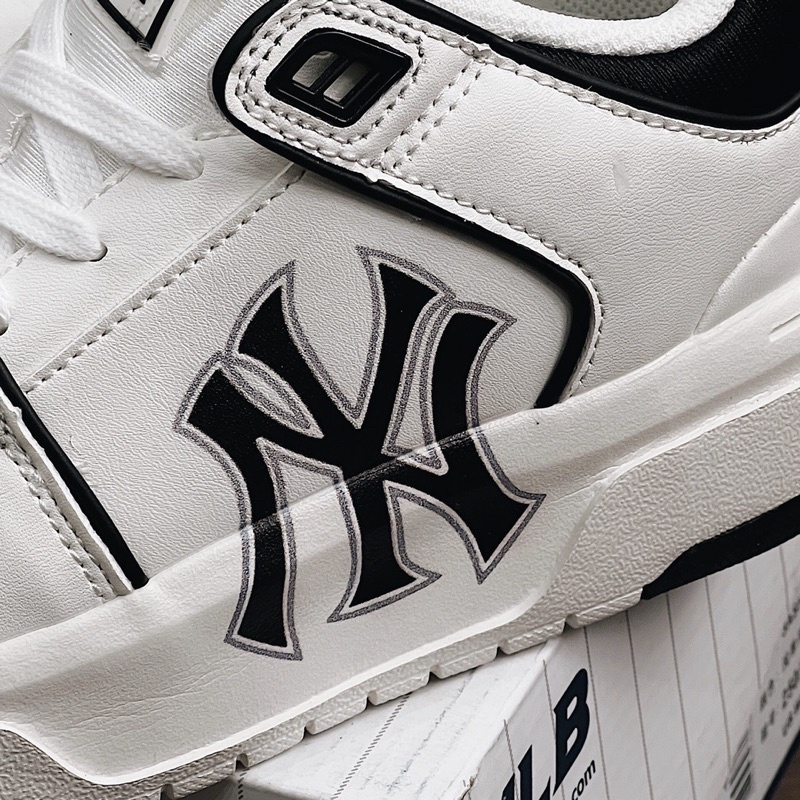 GIÀY ML.B CHUNKY LINER MID BASIC NY TRẮNG ĐEN DA THẬT