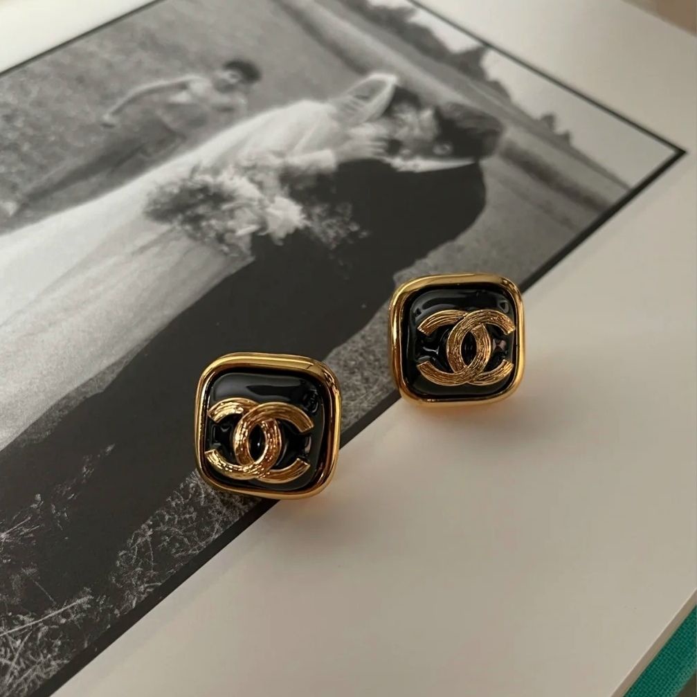 Xiaoxiangfeng Bông Tai Xỏ Lỗ Hình Vuông Màu Vàng Đen Phong Cách Thời Trung Cổ Phương Tây Không Gây Dị Ứng