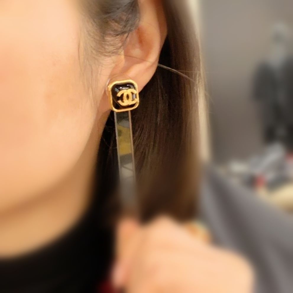 Xiaoxiangfeng Bông Tai Xỏ Lỗ Hình Vuông Màu Vàng Đen Phong Cách Thời Trung Cổ Phương Tây Không Gây Dị Ứng