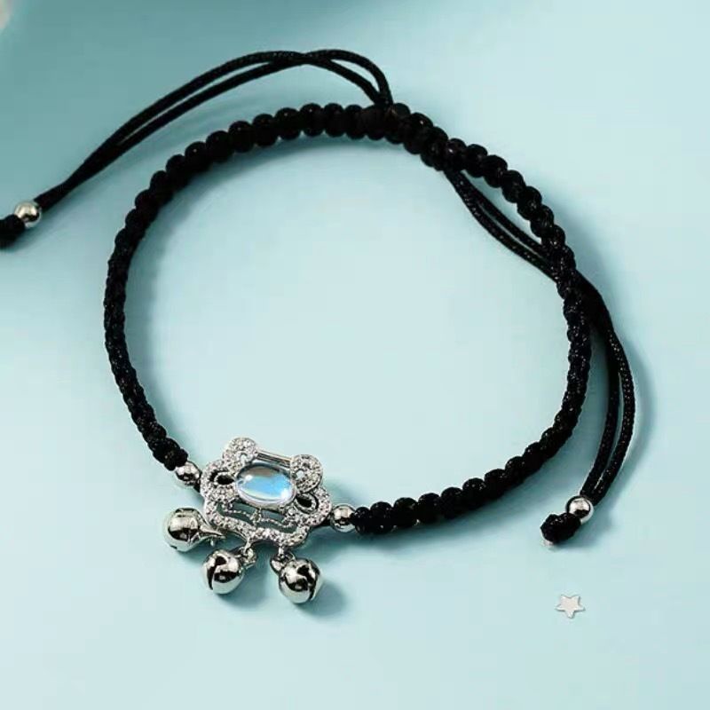 Lắc Chân Bện Dây Đính Đá Mặt Trăng Màu Đen Và Đỏ An Toàn Cho Người Nổi Tiếng