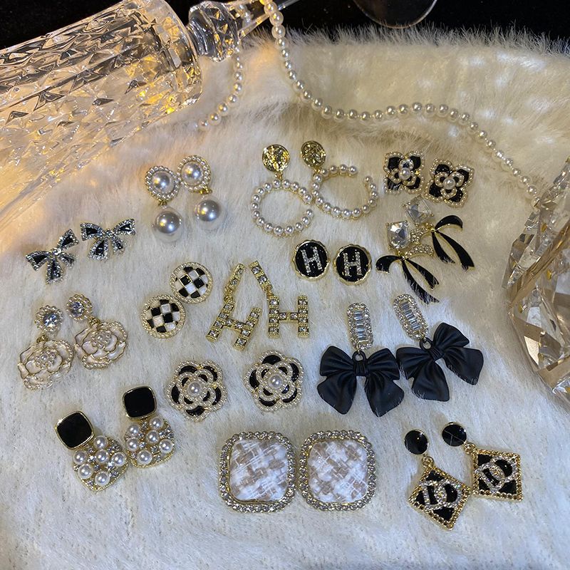 Xiaoxiang Bông Tai Hoa Trà Đen Đính Ngọc Trai Cao Cấp Phong Cách Pháp Cổ Điển Bằng Siliconv 925