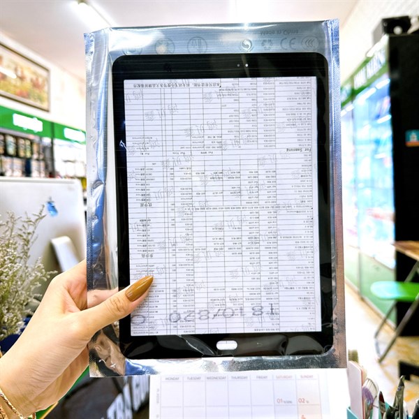 Kính ép OCA Samsung Tab S3 / T825 / T820 hàng như hình.