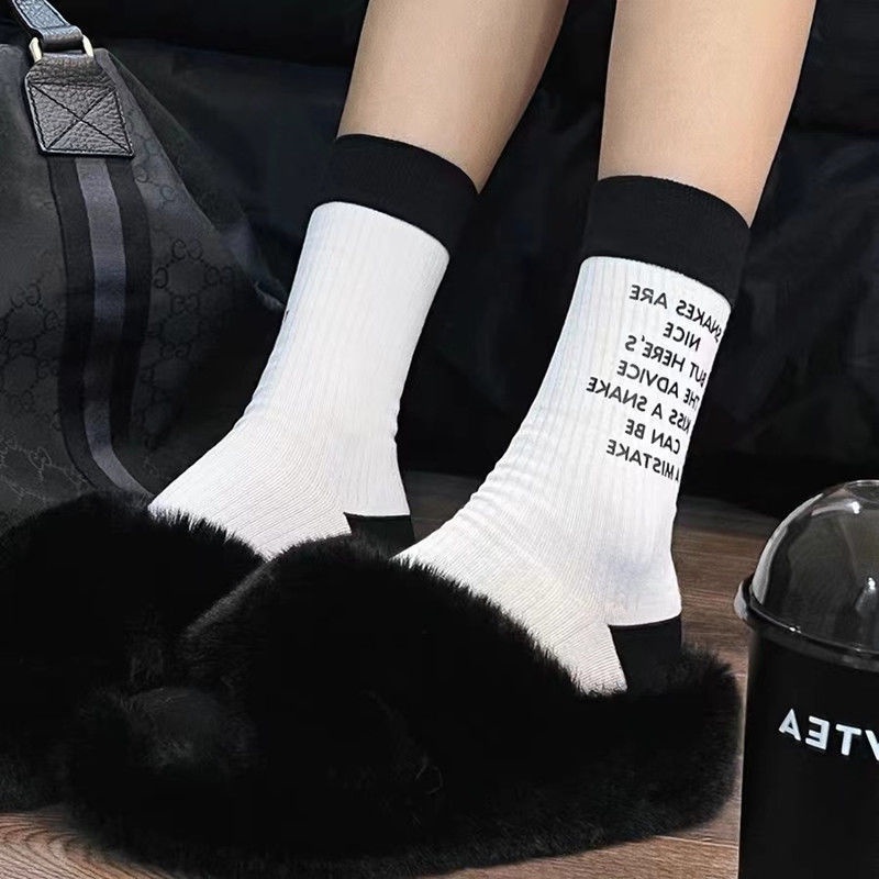 Hàng Bán Chạy Niche Tất Thể Thao Ống Lửng Màu Trắng Đen Phong Cách Hàn Quốc