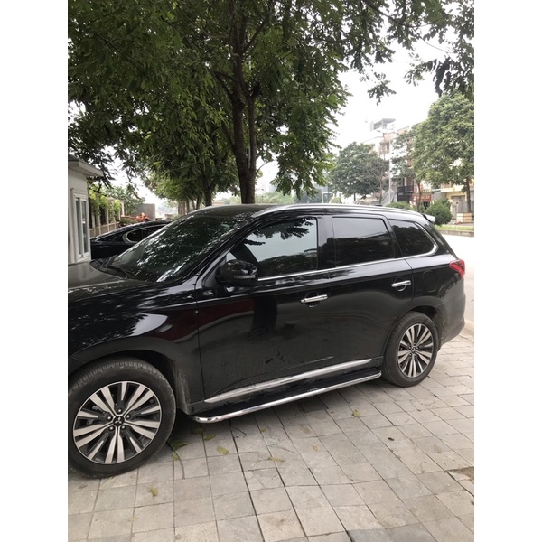 Bậc lên xuống, bệ bước chân cho Outlander 2016 - 2022+