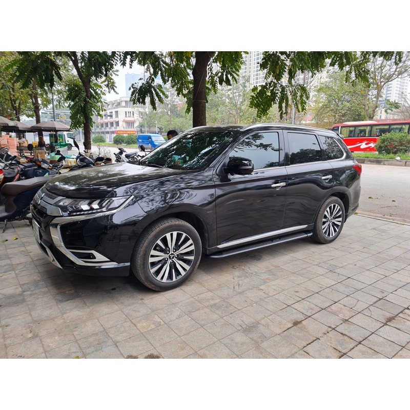 Bậc lên xuống, bệ bước chân cho Outlander 2016 - 2022+