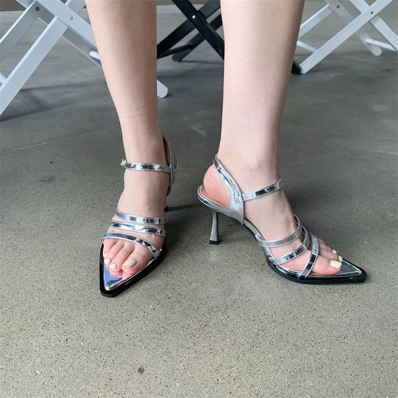 Giày cao gót ba quai mảnh ngang