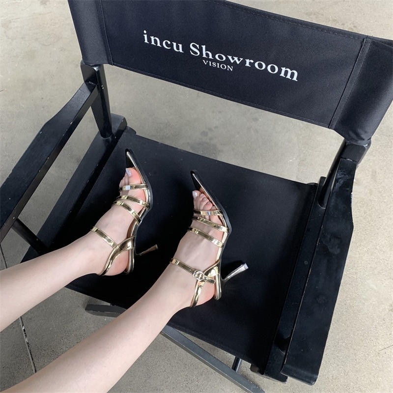 Giày cao gót ba quai mảnh ngang